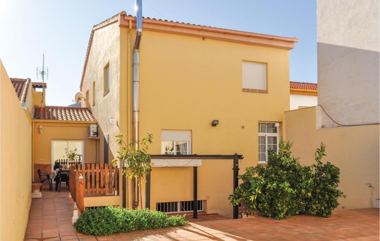 Cozy Home In Olivares With Outdoor Swimming Pool Bagian luar foto